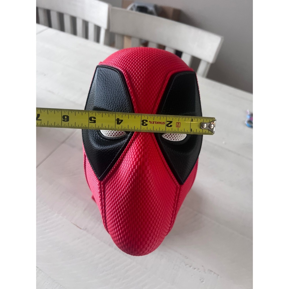 Marvel Deadpool Magnetic Cosplay Mask with Display Stand 3D printed - Picture 6 of 7